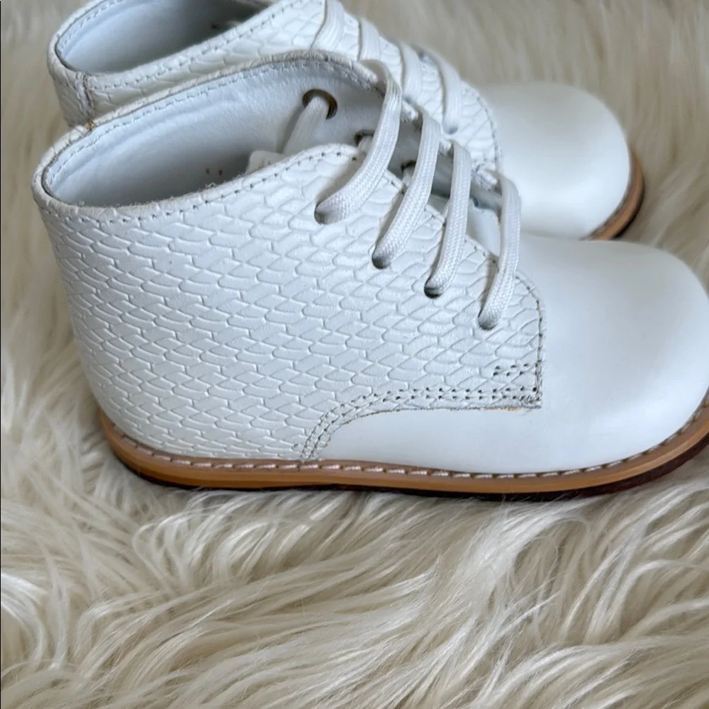 Josmo Unisex-Child Logan‎ Walker Woven Sz 8 almost like new